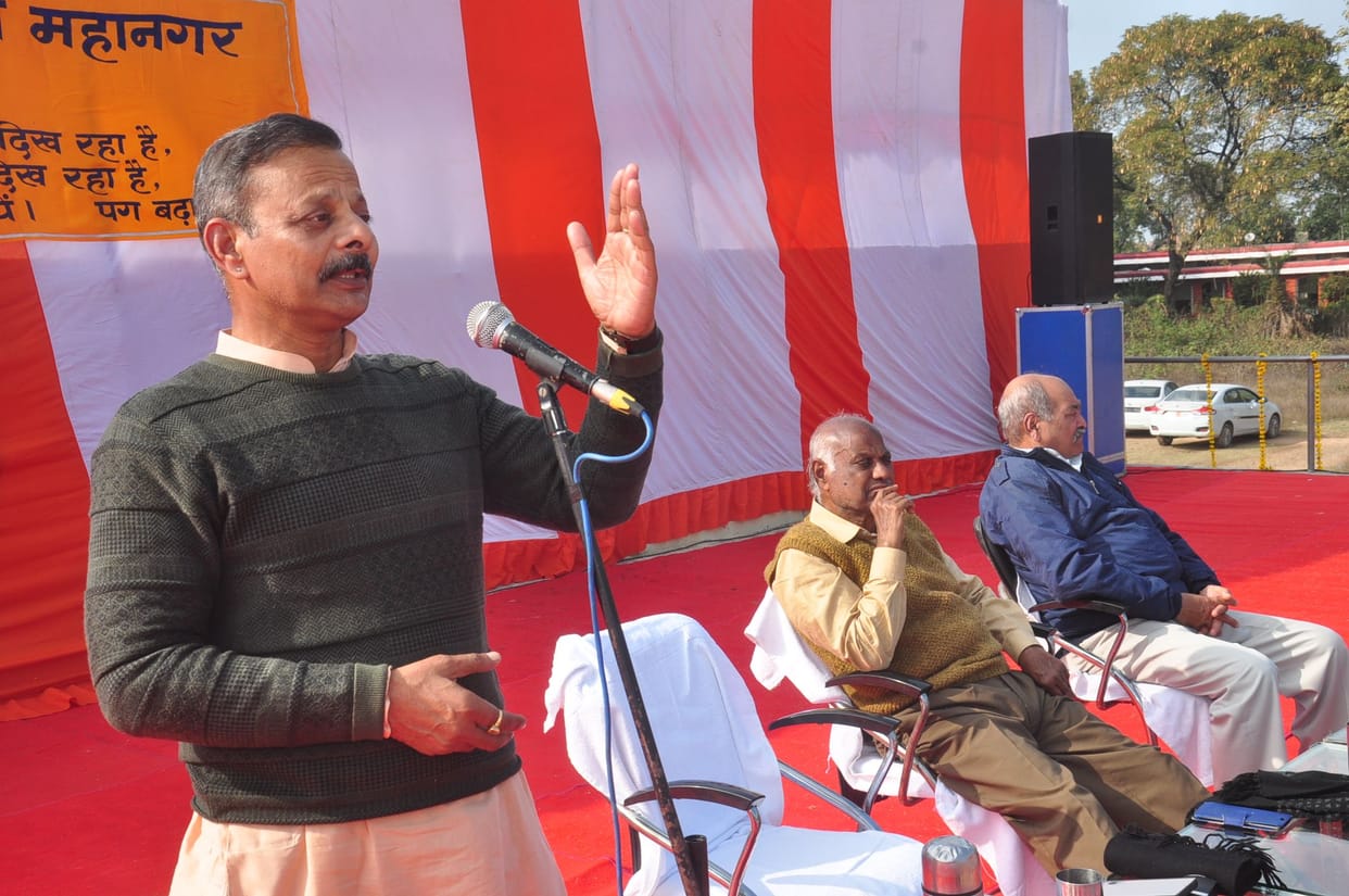rss worker make a law for refugees