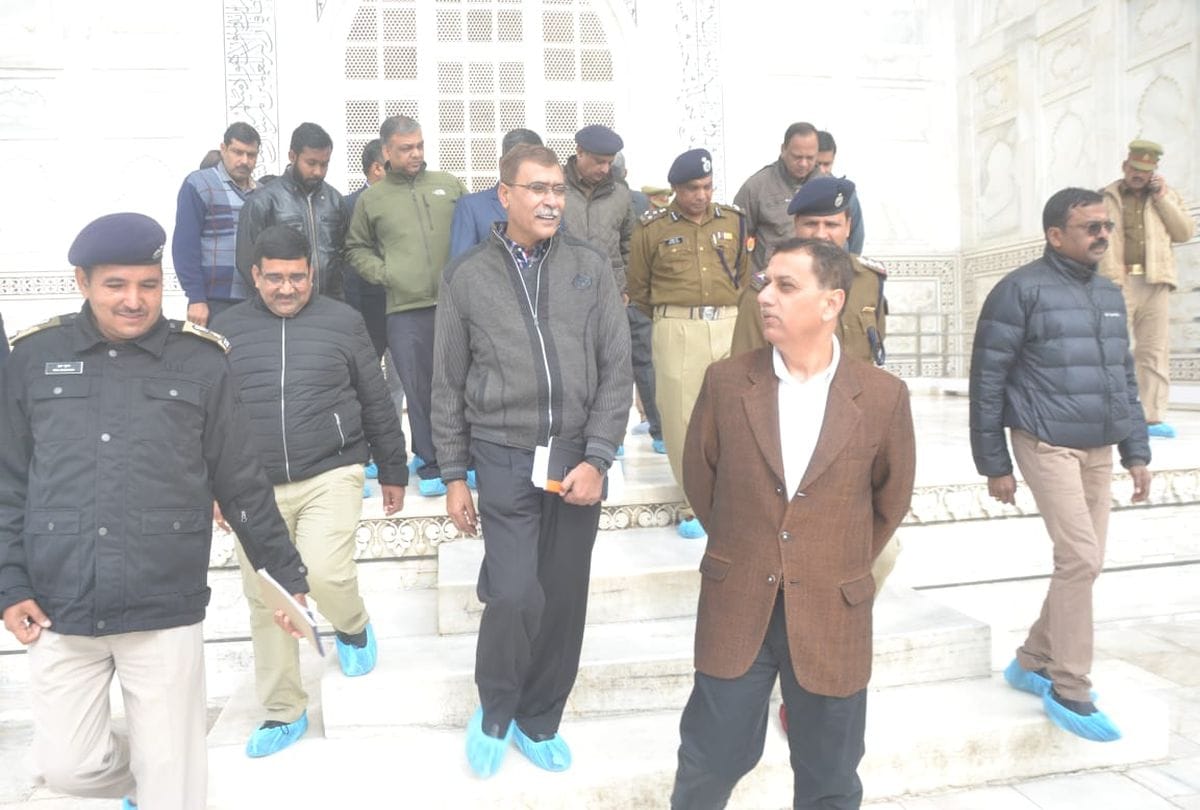 ADG security Dipesh Juneja inspect the security of the Taj Mahal