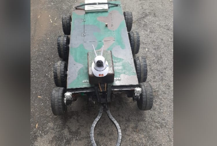 Army Jawan made remote mobile robot who is capable to defuse Bomb