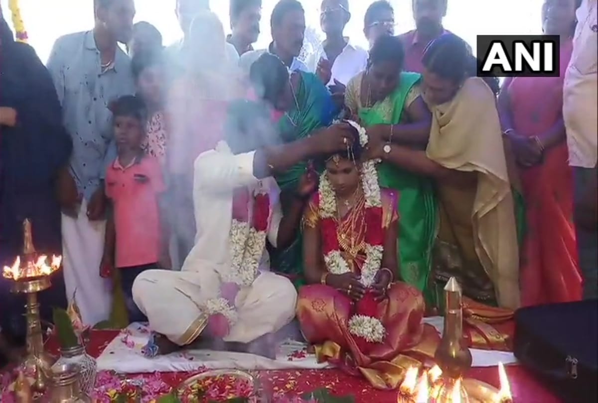 Hindu couple ties the knot in a Cheruvally Muslim Jamaat mosque at Kayamkulam in Alappuzha