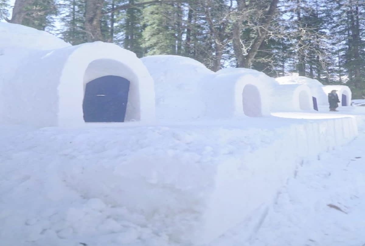 The igloo became a center of attraction at an altitude of nine thousand feet