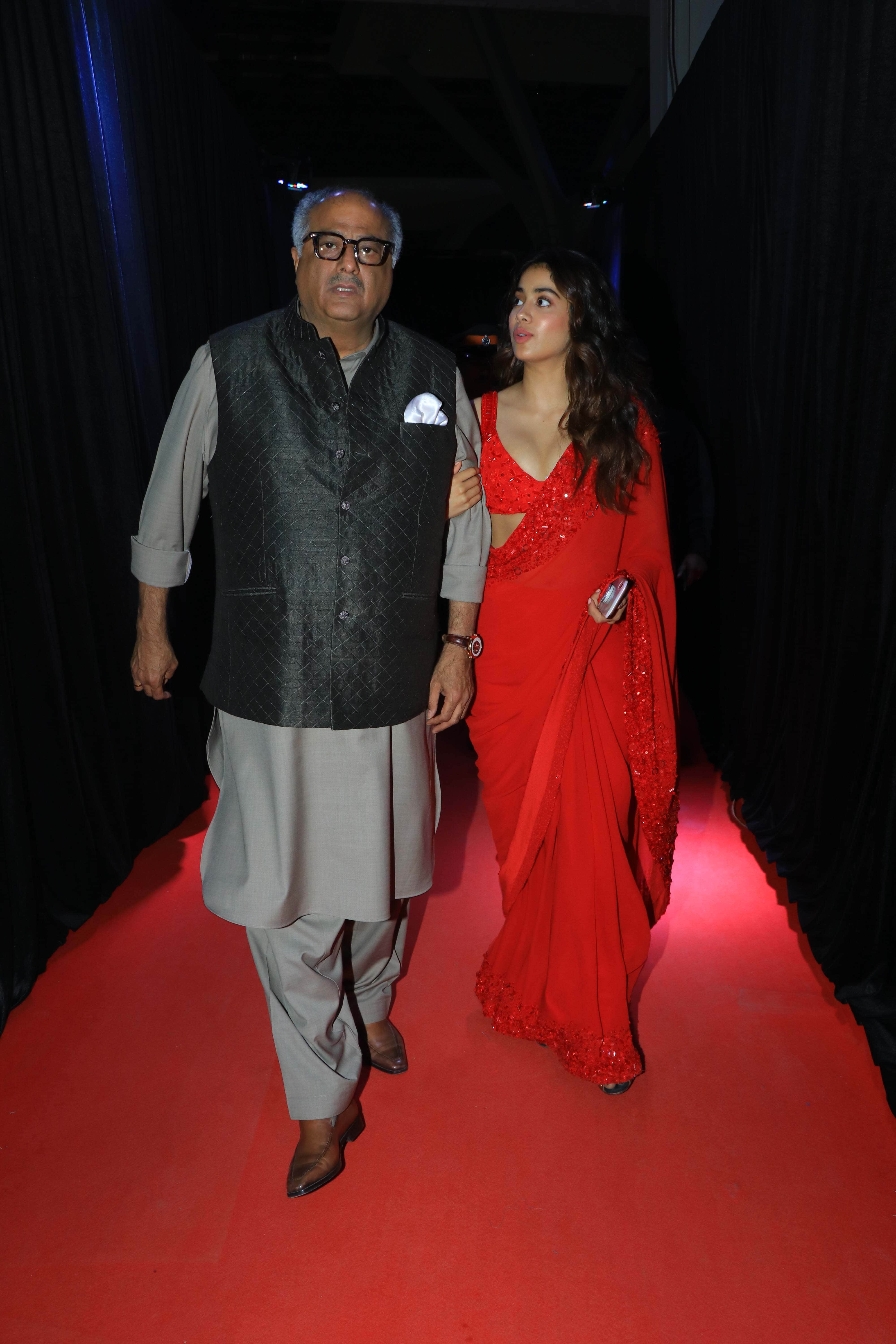 Janhvi Kapoor khushi kapoor and boney kapoor corona test negative two more found corona positive