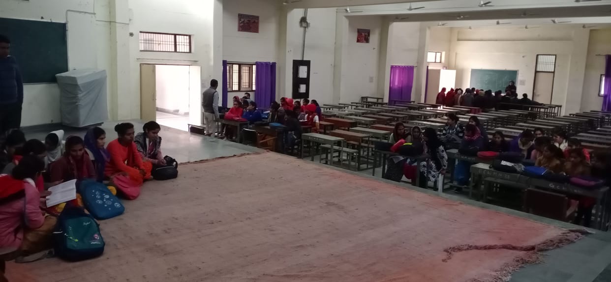 one haal in foure classes