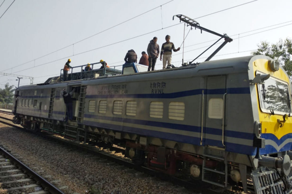 rail line electrical