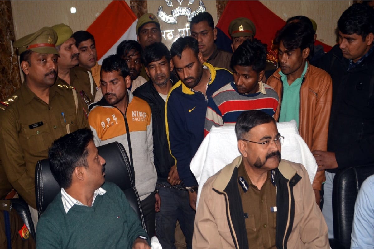 Police has arrested six accused after busted a gang at Meerut