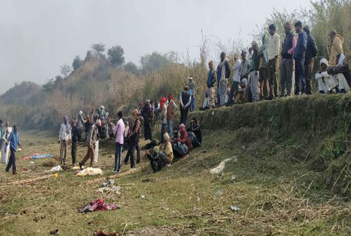 Son Killed father and Mother Police Not Arrestes Crime News