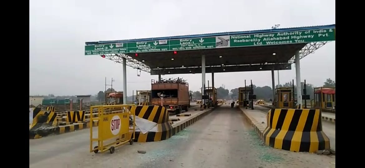 Attack on BJP returning from CM's meeting, bus broken