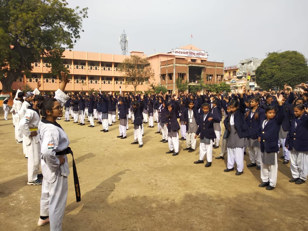 Amar Ujala Aparajita, taekwondo instructors Team have given self-defense tips to students