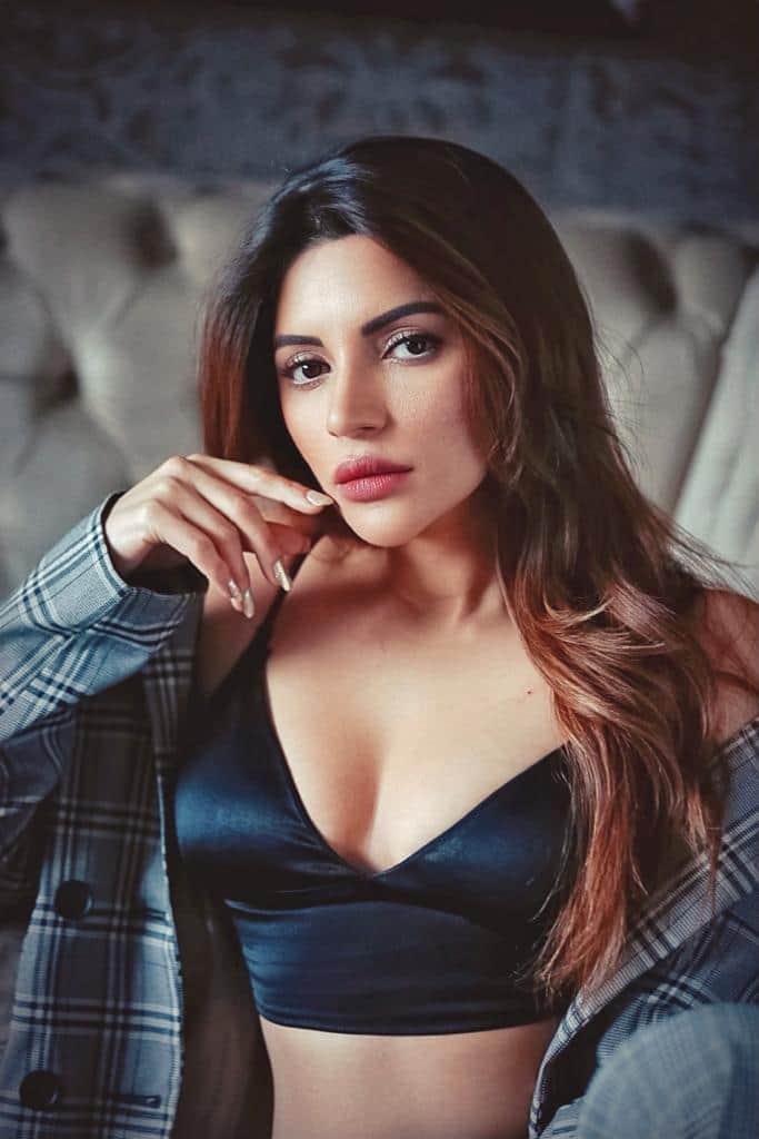 Shama Sikander glamorous photos goes viral on social media