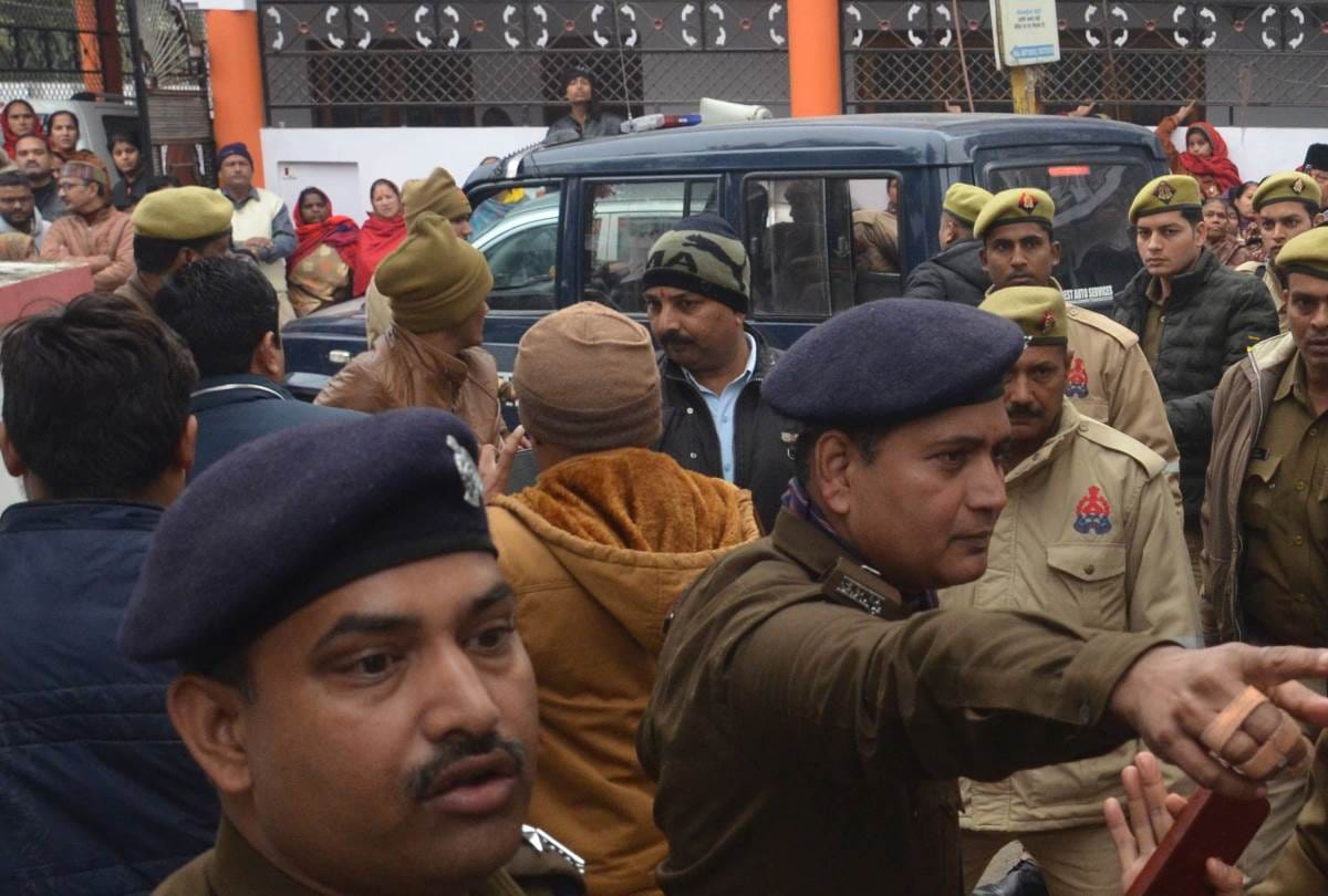cremation of four bodies together in lucknow