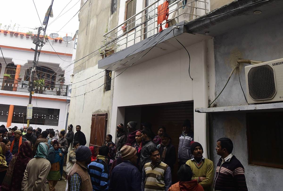cremation of four bodies together in lucknow