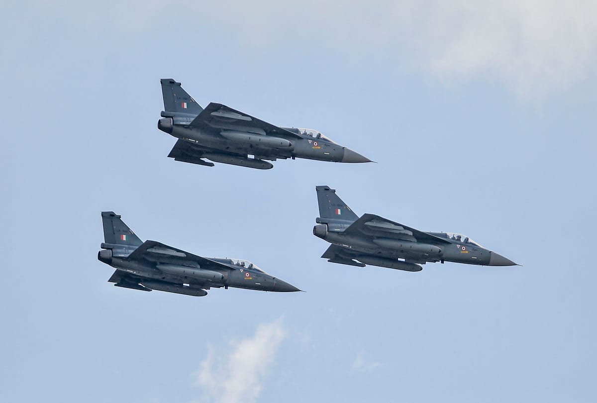 Sukhoi 30 MKI fighter aircraft squadron Induction at Thanjavur air base, See Pictures