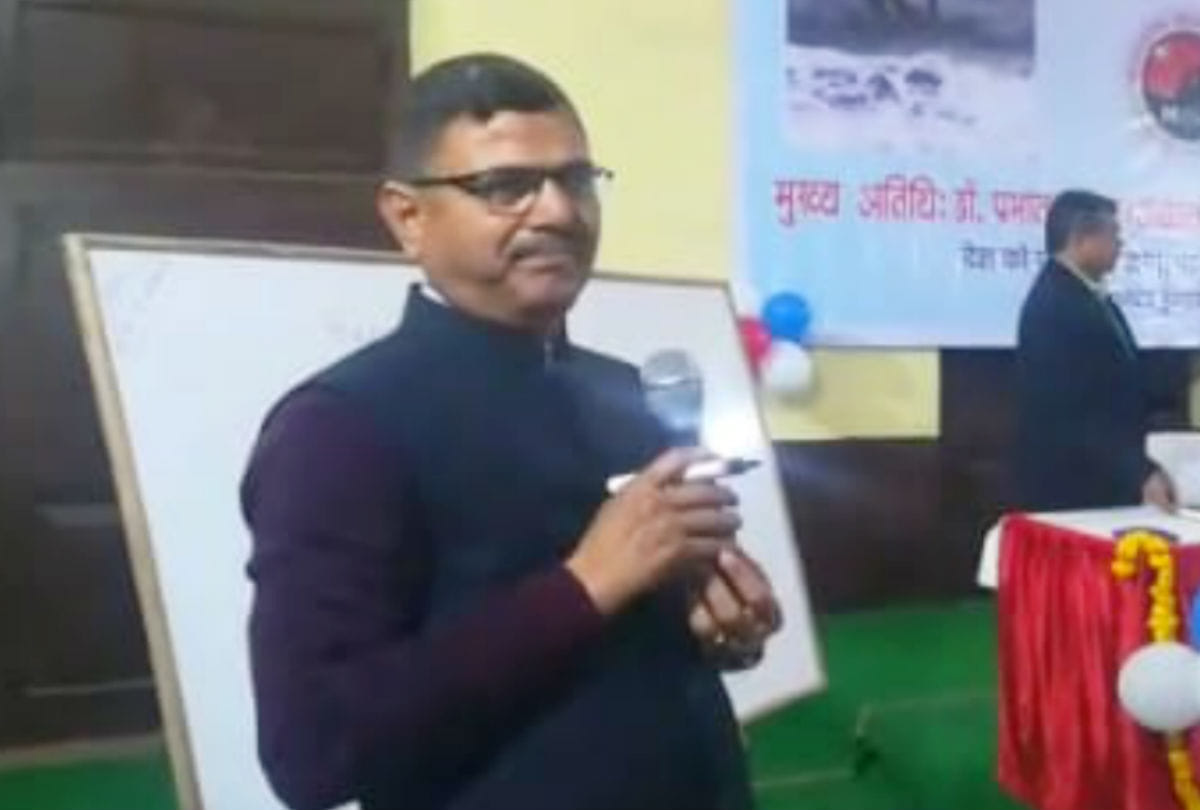 UPPSC Chairman Dr Prabhat Kumar Motivated to Students in GIC agra