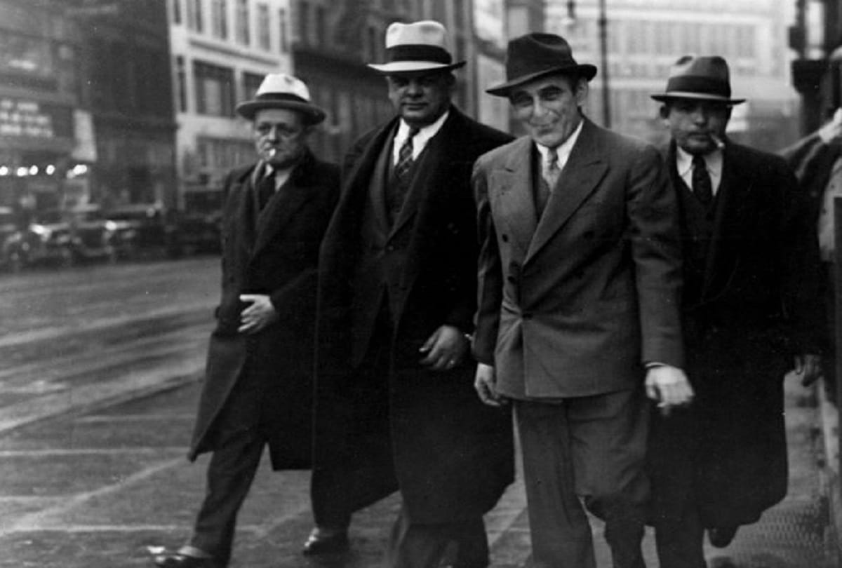 Victor Lustig a highly skilled con artist who Sold the Eiffel Tower Twice