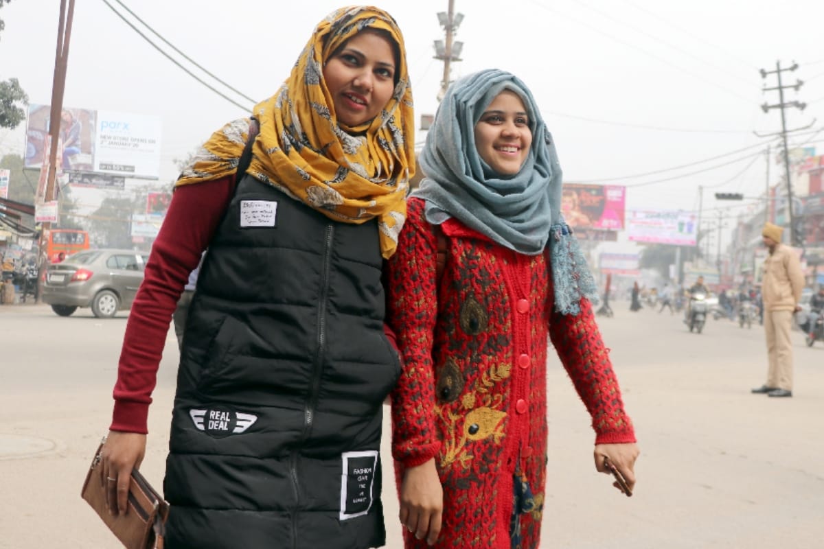 Delhi ncr weather update New year celebration with cold mercury dips upto 3 degree Celsius in Delhi