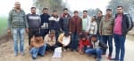 तस्कर पुलिस पार्टी के साथ।
