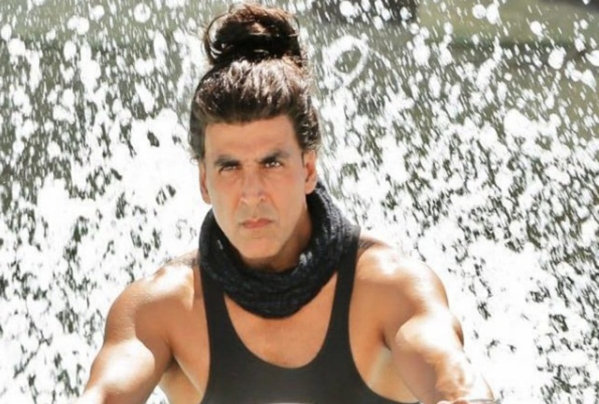 Kamaal Rashid Khan tweet on akshay kumar said actor is having less time to make money