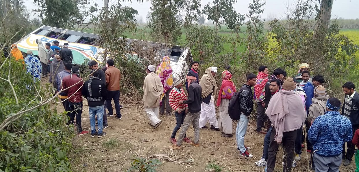 10 injured in bus accident in sambhal