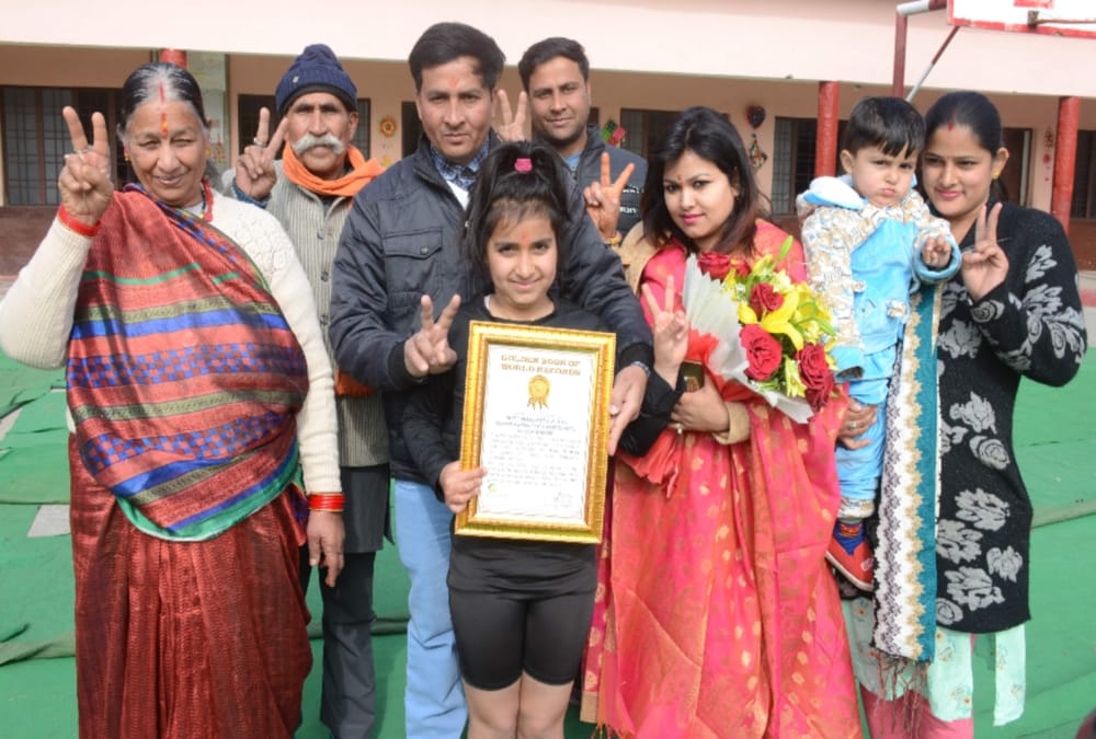 Uttarakhand girl set name in Golden Book of World Record by doing Niralamba Chakrasana
