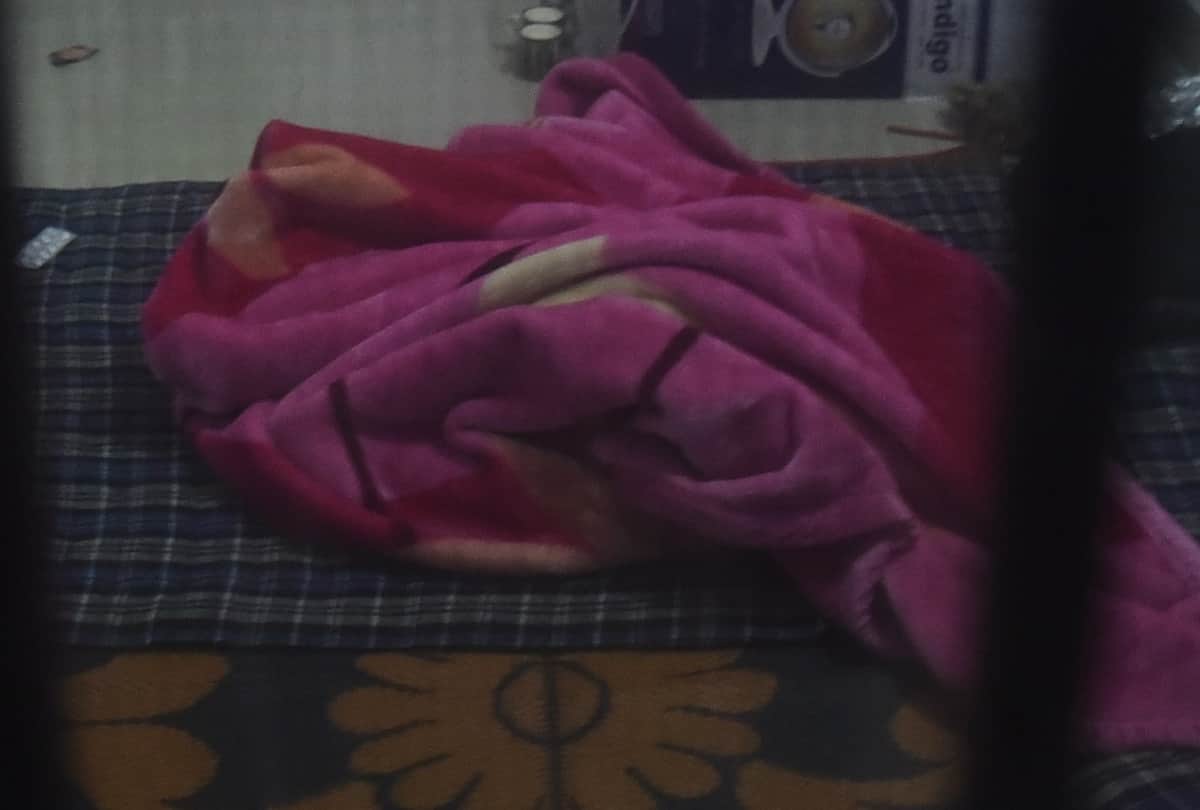 A man attacked on his girlfriend in Lucknow.