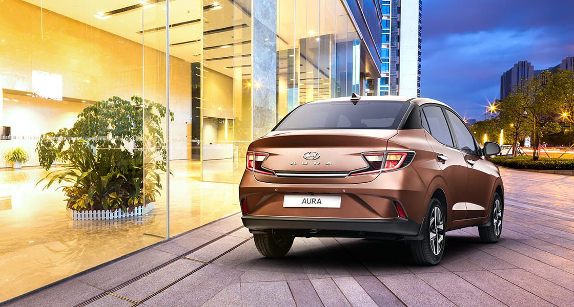Tata Tigor, Honda Amaze and Maruti Dzire rival Hyundai Aura petrol base variant features