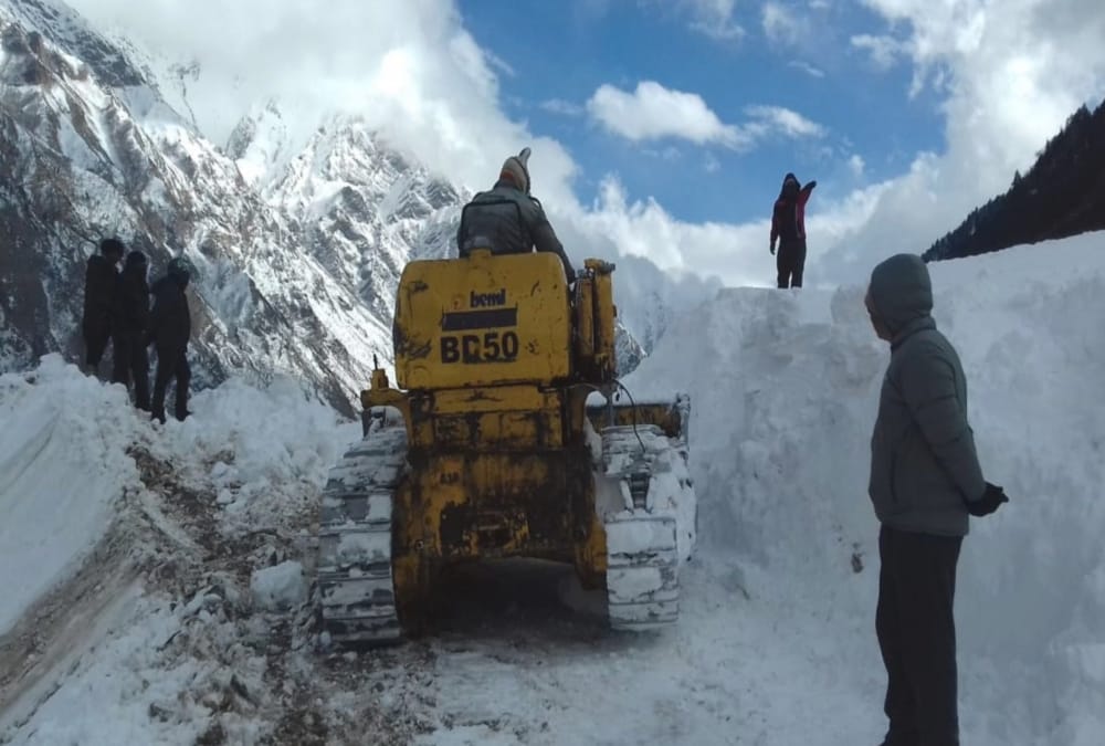 River and waterfall freeze Due to Bitter Cold weather in uttarakhand  see visuals