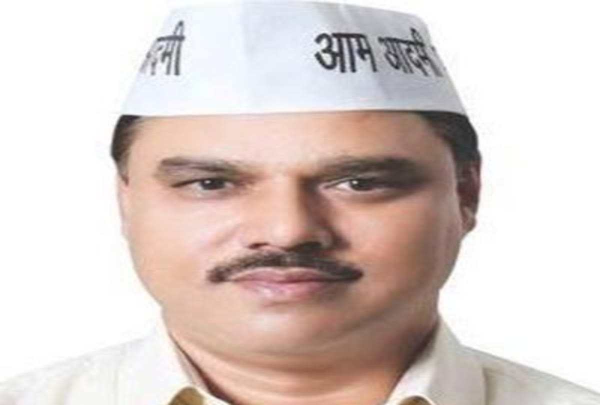 BJP reaches Election Commission to cancel nomination of AAP candidate Jitendra Tomar