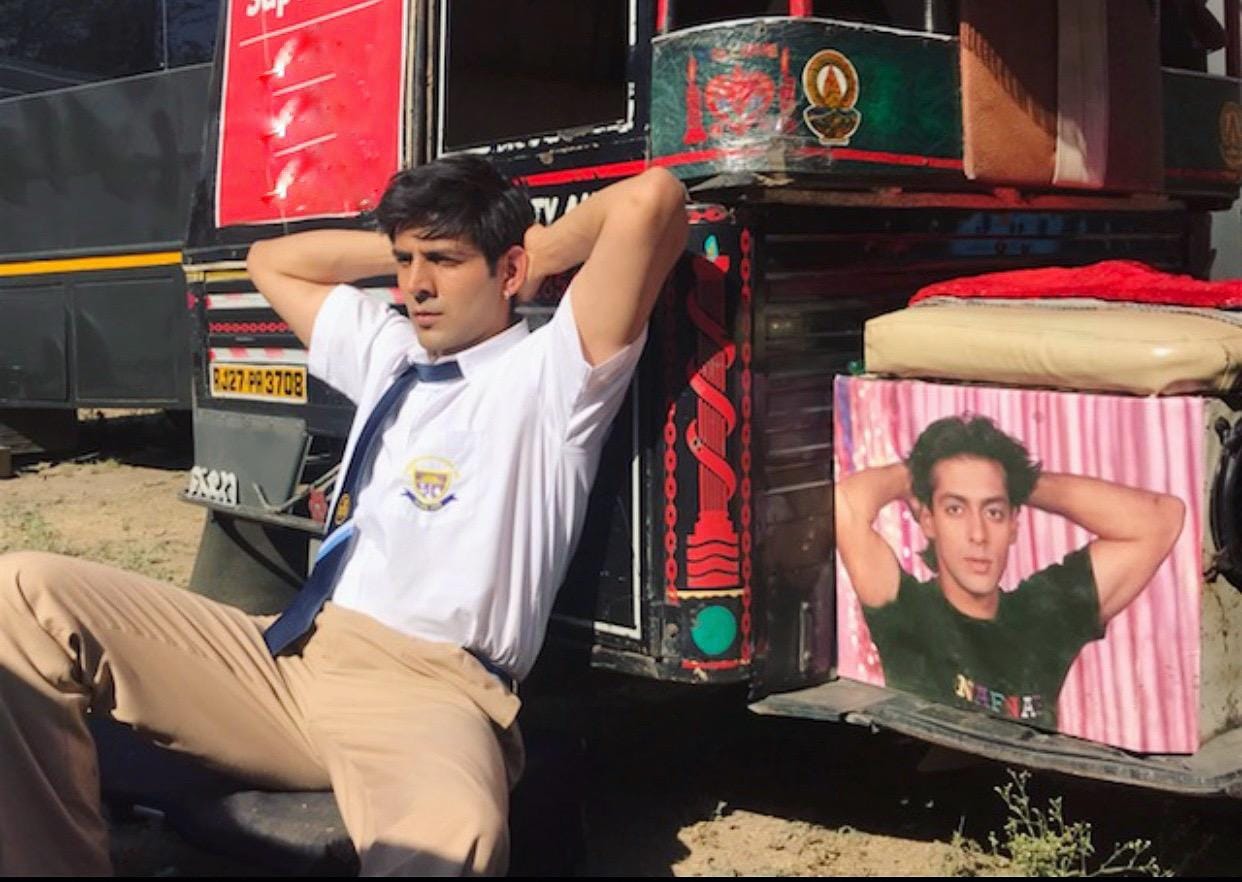 Love Aaj Kal Actor Kartik Aaryan Copied Salman Khan Style From Maine Pyaar Kiya