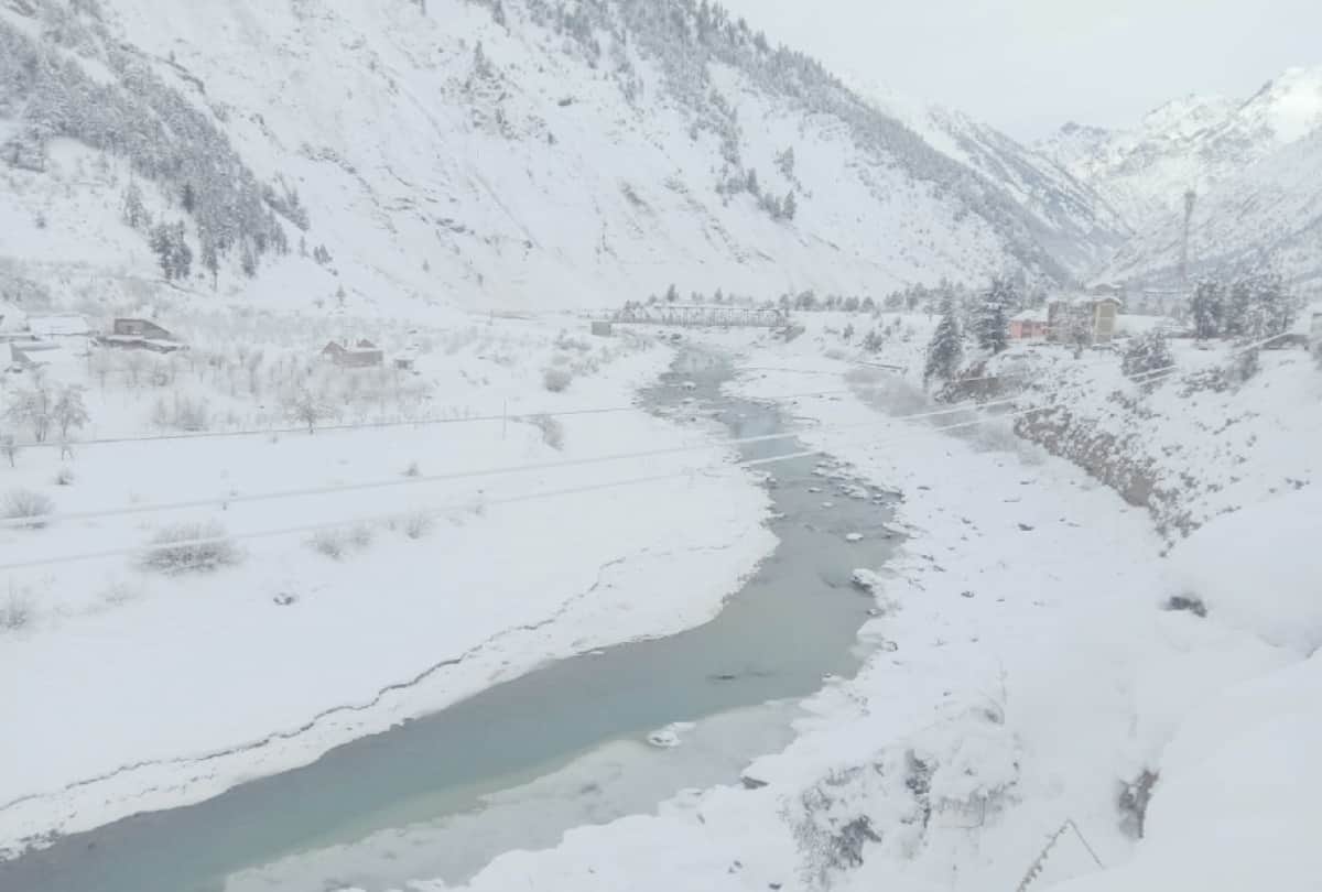 Heavy snowfall again in Himachal, roads blocked, flights canceled, woes increased