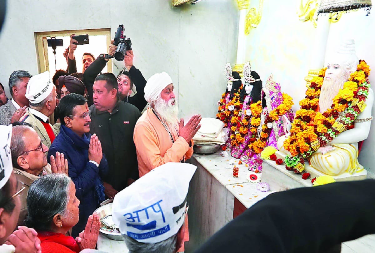 delhi assembly election why does candidate of every political party come to Valmiki Temple