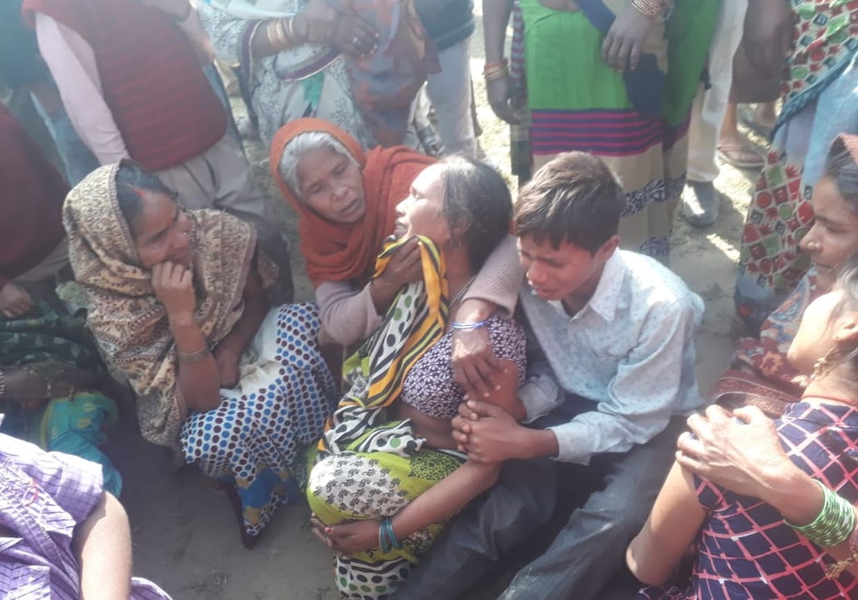 Boat full of passengers overturns in Saryu, teacher dead, three missing