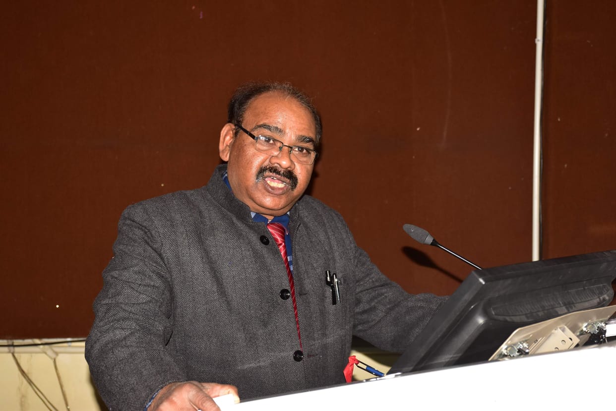 Specialist spoke in the lecture school of the Department of Forensic Medicine at the Government Medical College