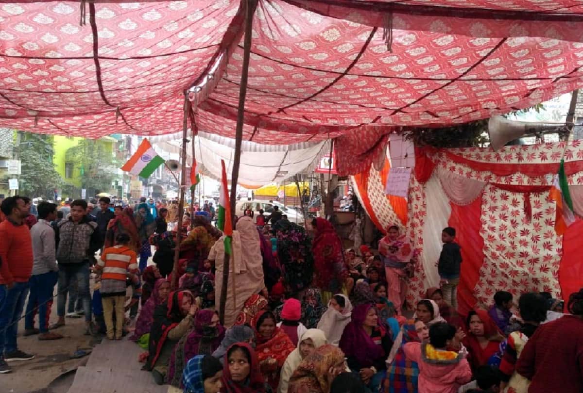 After Shaheen Bagh protesters built symbolic India Gate in Khureji