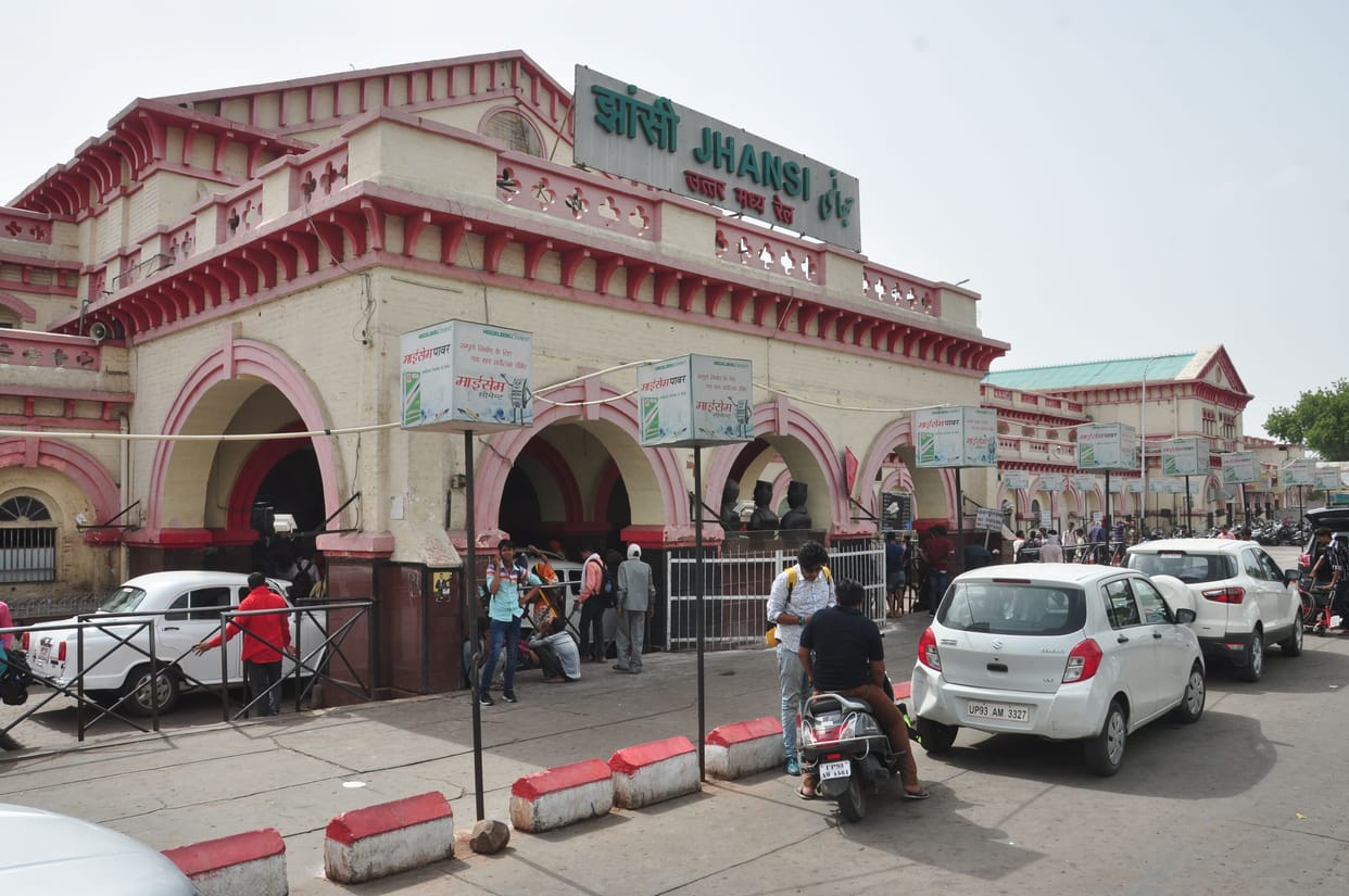 up first relun open at jhansi railway station