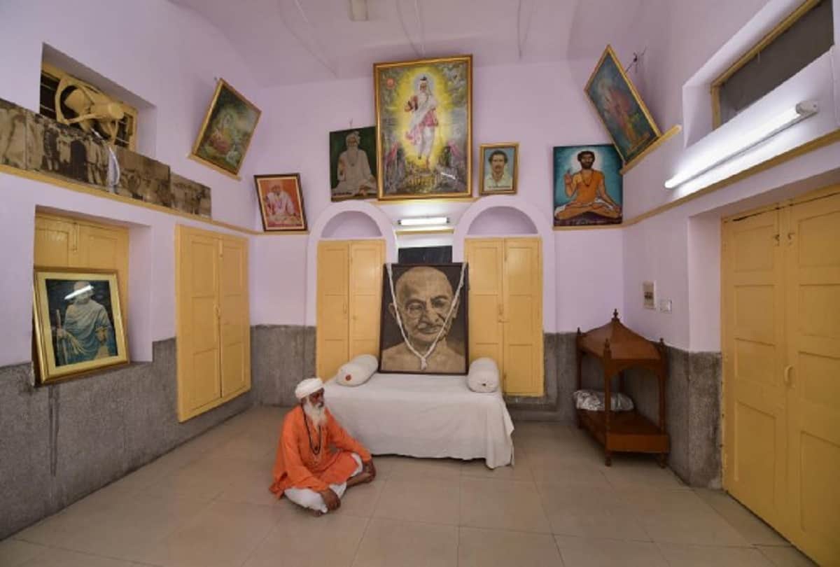 delhi assembly election why does candidate of every political party come to Valmiki Temple