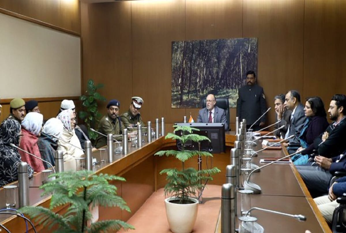 LG Anil Baijal met delegation of protestors from Shaheen Bagh