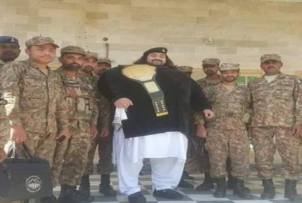 444 Kg Pakistani Hulk Arbab Khizer Hayat is looking for love whose weight should at least 100 kg