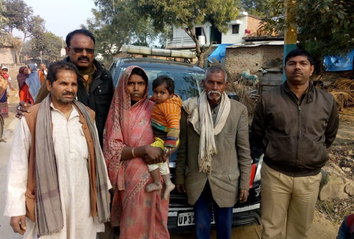 Police introduced lost girl family