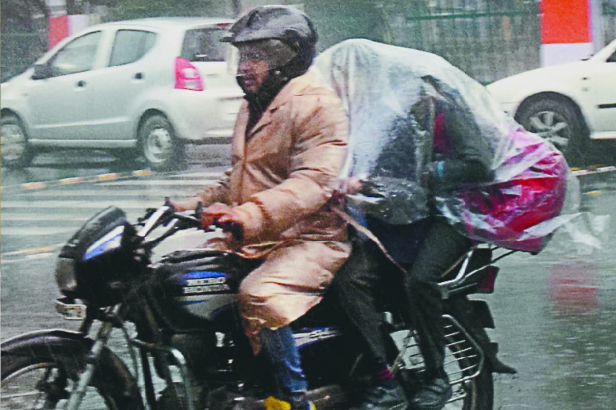 Weather update: Rain and freezing waves in western UP, Chance of rain tomorrow