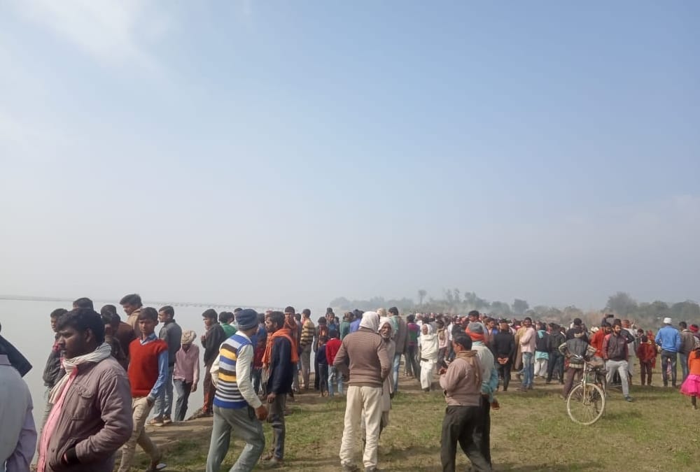 A boat get drown in Saryu river in Gonda.