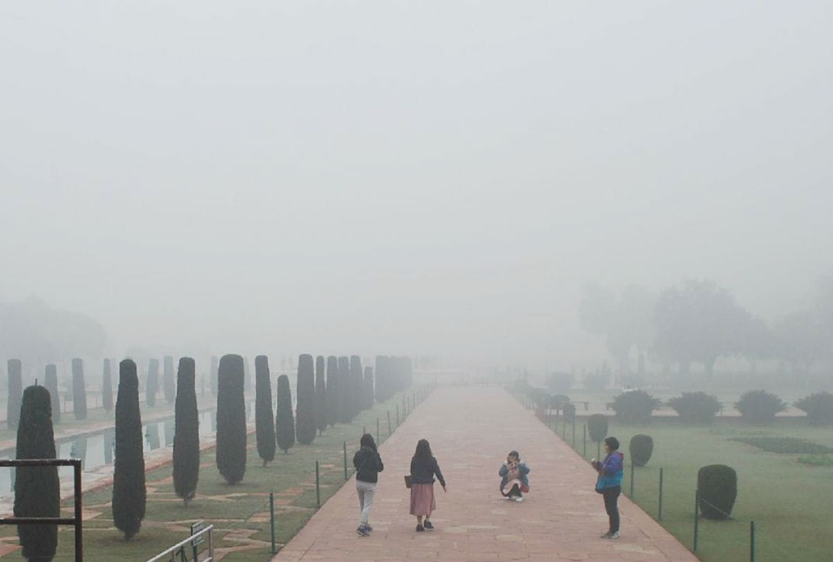 number of tourists dropped due to cold at Taj Mahal