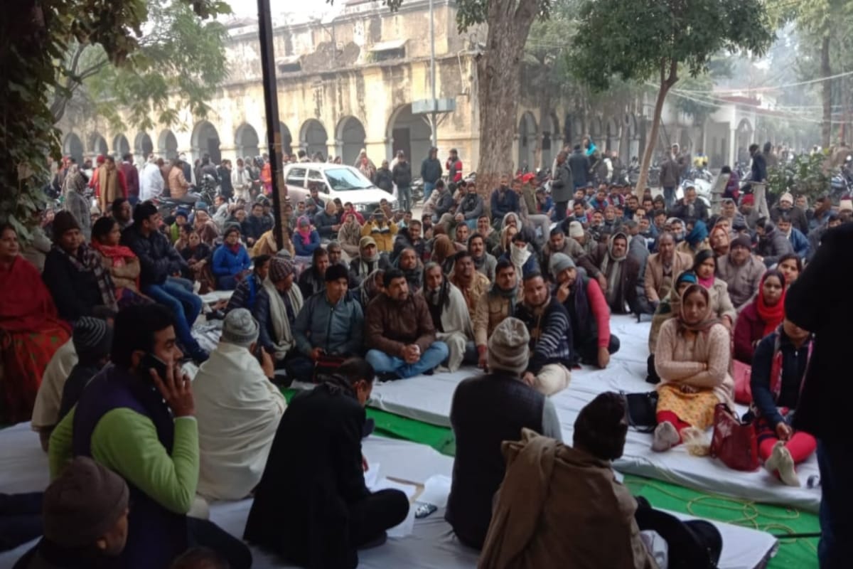 Teachers protest on pension restoration and other demands in Western UP