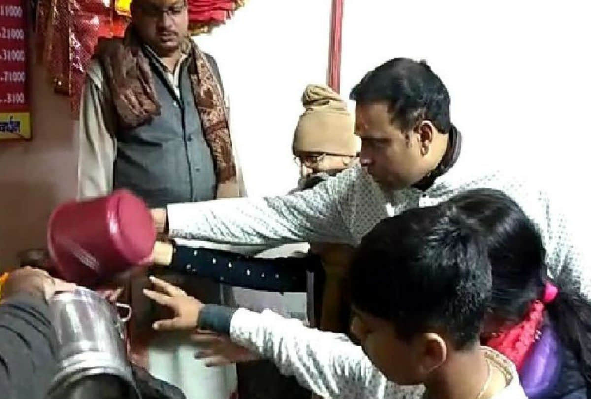 VVS Laxman Reach Giriraj ji Mandir Daanghati Govardhan Mathura