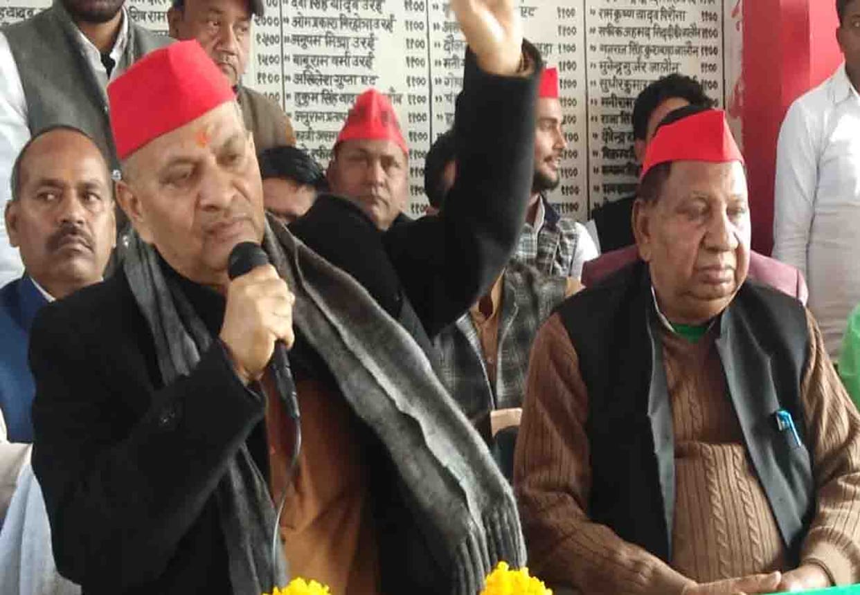 SP leader gave big statement on lathicharge on women who sitting protest against CAA