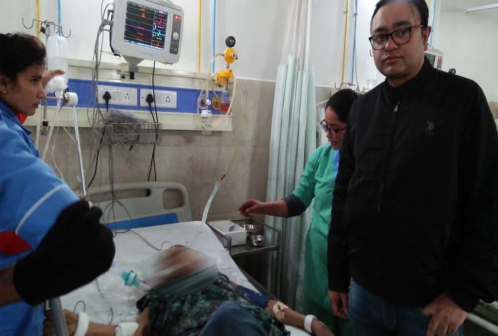 Mother and son Neck cut Both found in House Very Injured at Kashipur