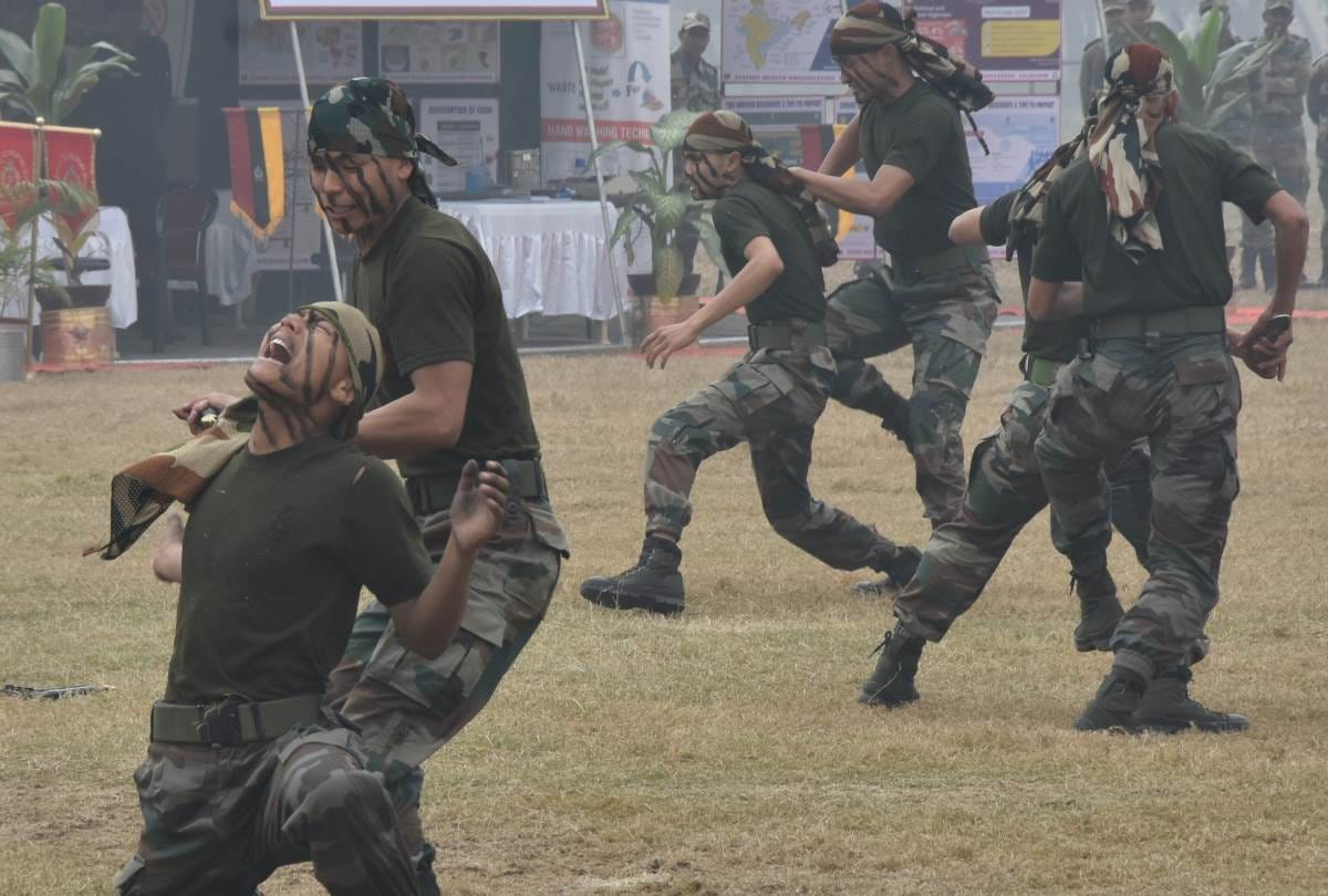 pictures of army mela in lucknow