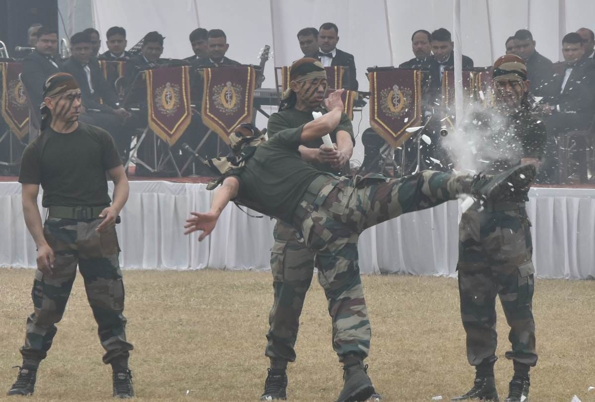 pictures of army mela in lucknow