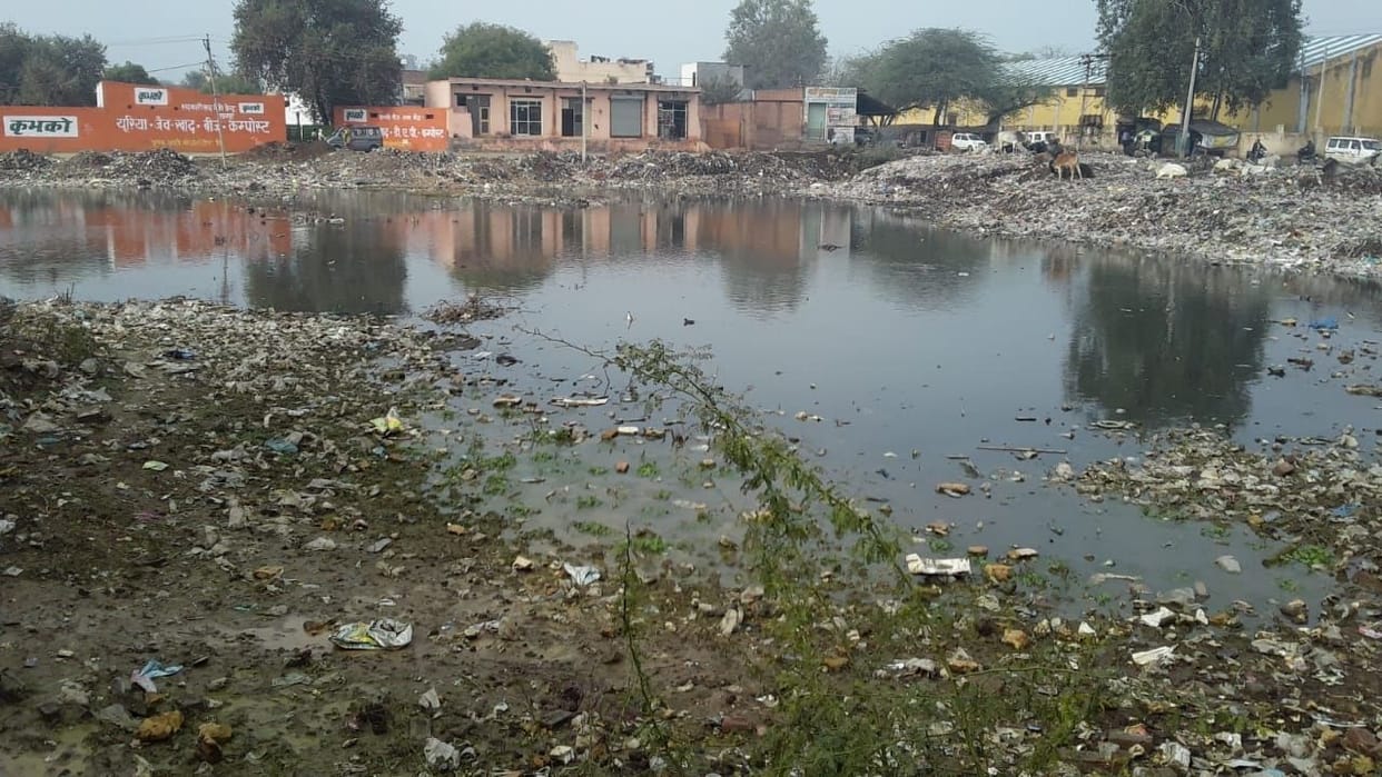 hasanpur waiting for bus stand