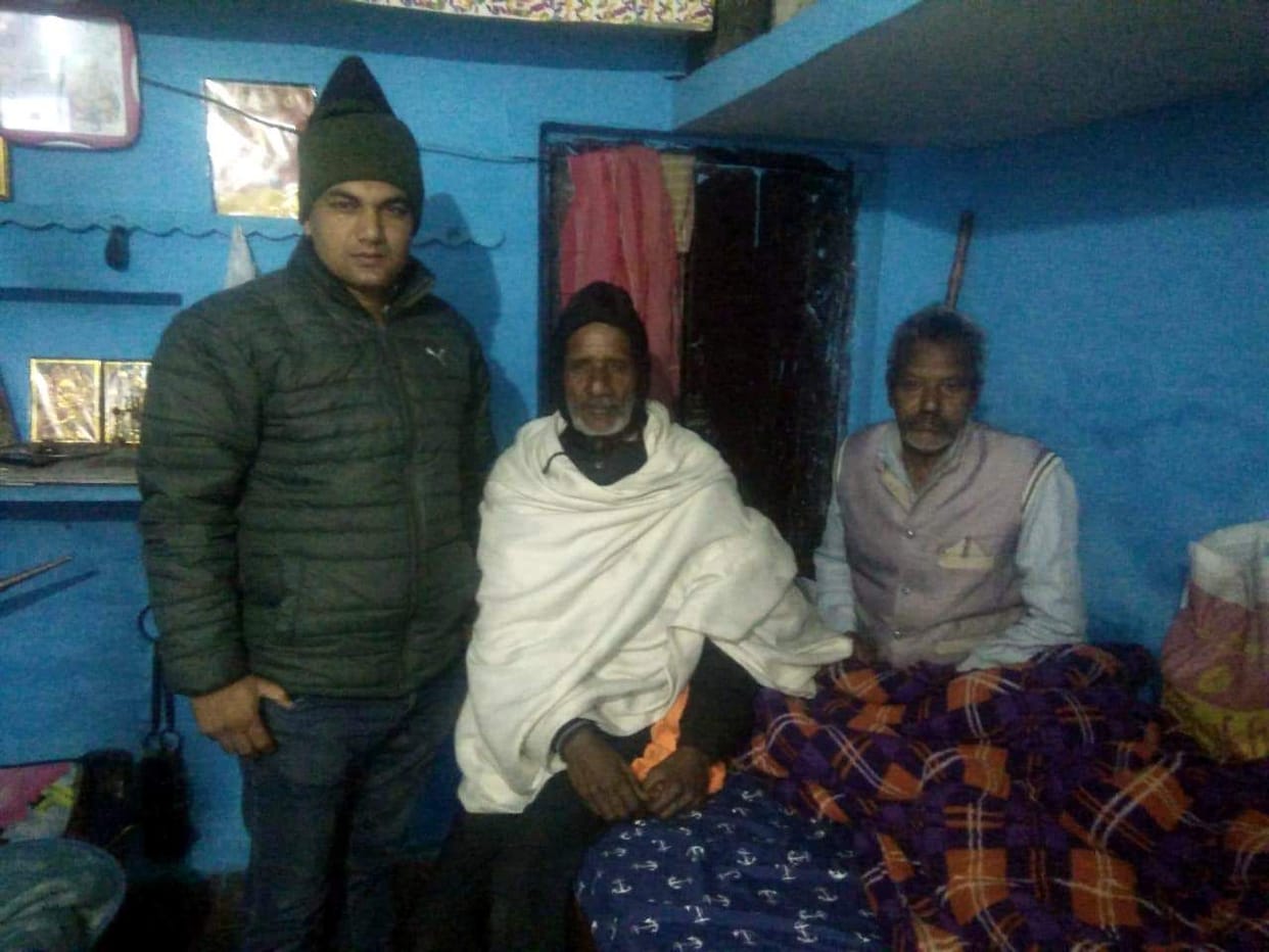 Smile team handed over the elderly to family