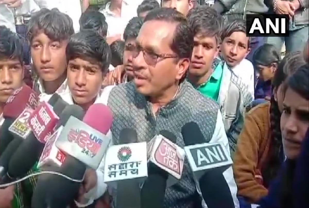 Ratlam Savarkar copy cover controversy BJP MP Dilip Makwana says restore the principal soon